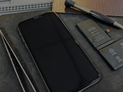 Замена аккумулятора на iPhone X: верните смартфону прежнюю автономность