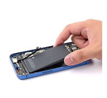 Замена аккумулятора на iPhone 13