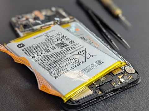 Замена аккумуляторной батареи на Xiaomi Redmi 12